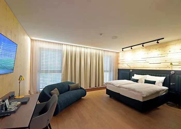 Hotel Steiermarkhof Graz - Aus Holz Gebaut, Von Huegeln Gekuesst