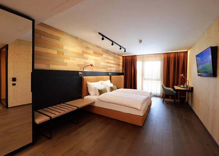 Hotel Steiermarkhof Graz - Aus Holz Gebaut, Von Huegeln Gekuesst